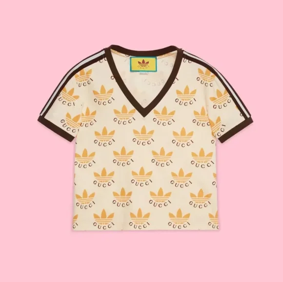 GUCCI アディダスロゴ VネックTシャツ wine-king_7765400000102699